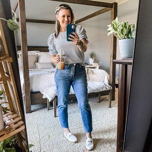 Old Navy High Rise OG Straight with Secret Smooth Pockets, size 4